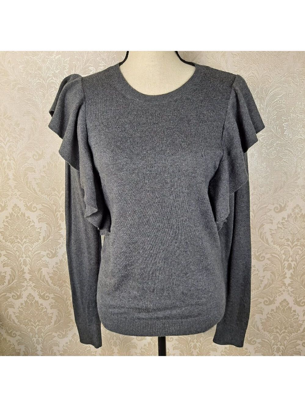Abercrombie & Fitch Size XS Dark Gray Fine Knit Sweater Ruffled Front Detail EUC
